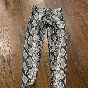 Les Tout petits faux snakeskin pants leggings